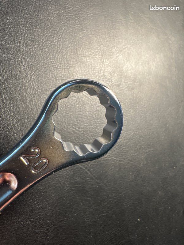 Clé Plate 20 Mm – L'outil Basique Mais Indispensable, Solide Et Simple Pour Serrer Et Desserrer !