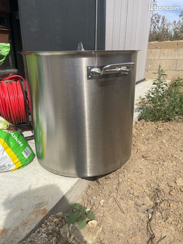 Grande marmite / faitout inox professionnel – 20 (image 1)