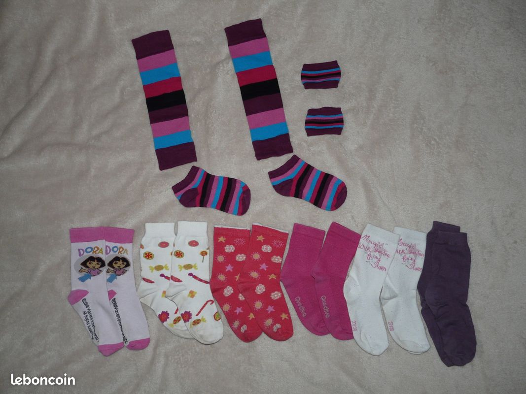 Pulls, jupes, collants et blouson neuf taille 6 ans (image 10)