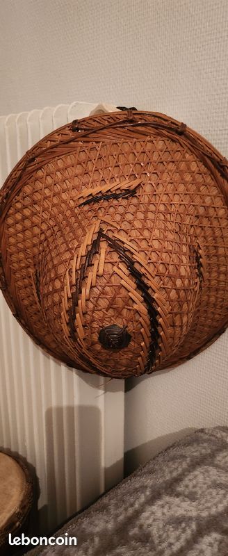 Chapeau en osier fait à la guyane (image 1)