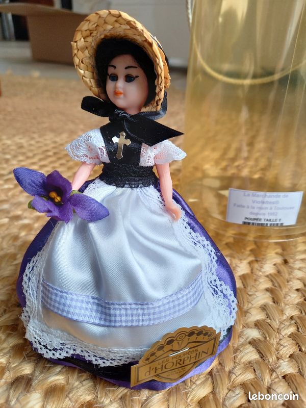 Poupée CYBELLE folklorique régionale ancienne ALBI