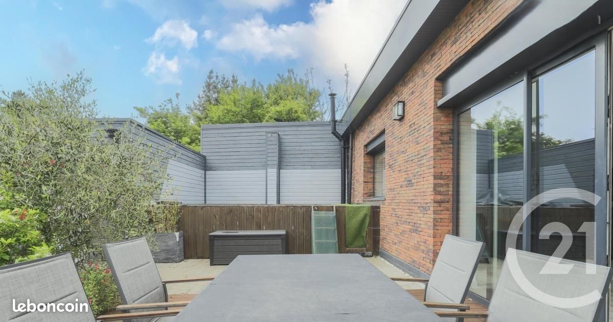 Maison 6 pièces 233 m² · à Rosières-en-Santerre · 233 m² · 402 000 €