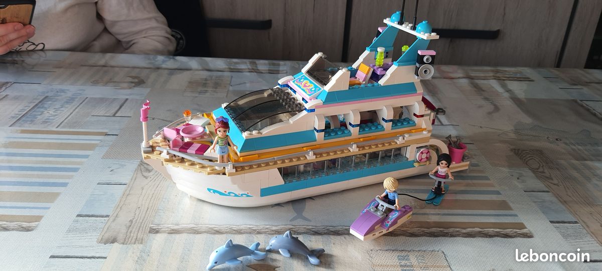 Lego friends (image 3)