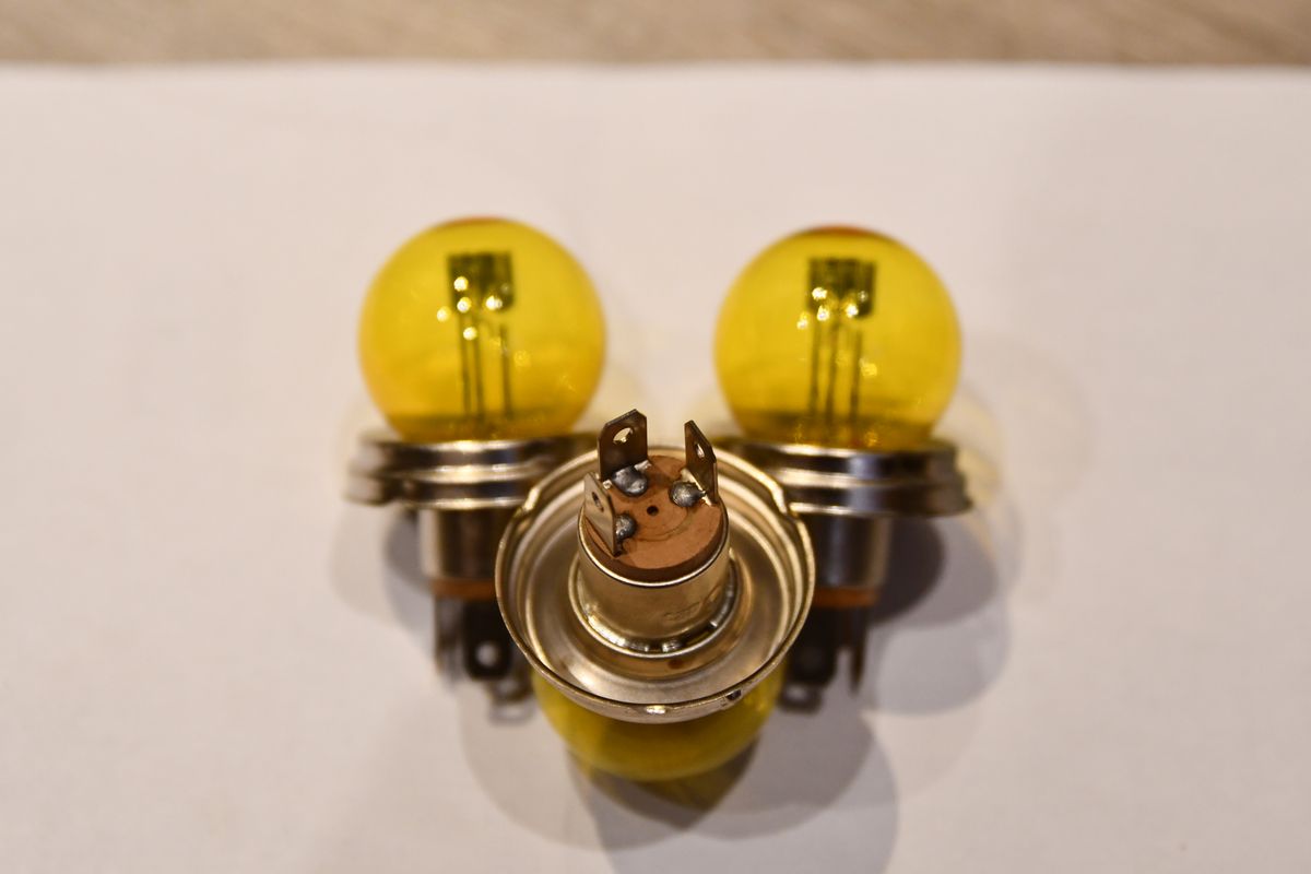 Ampoule 12V 40/45W jaune