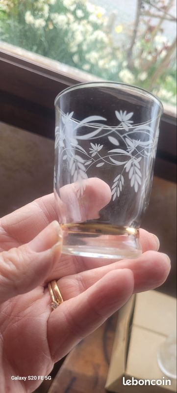 Verres anciens et carafe (image 3)