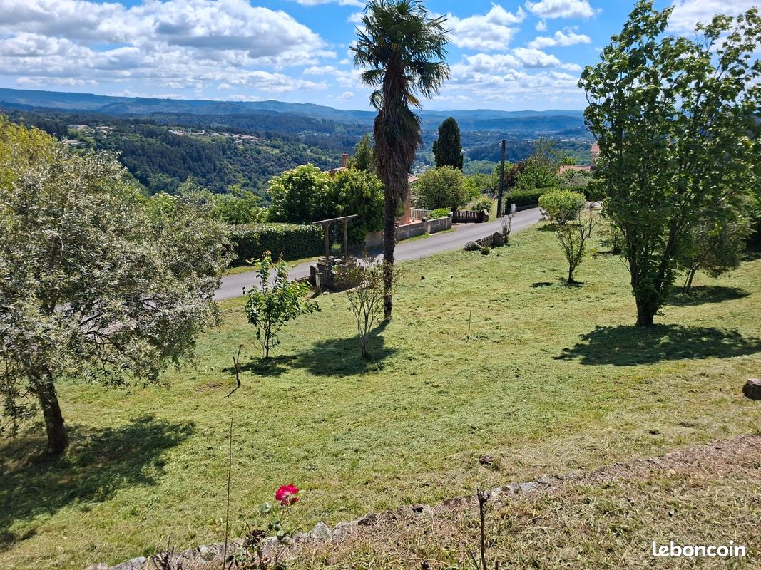 Terrain 1000m2 · à Vals-les-Bains · 50 000 €