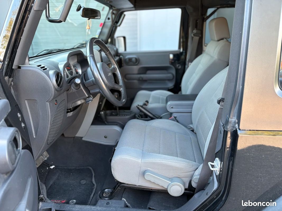Jeep WRANGLER Rubicon 3.8 V6 199 CH BVA4 / Hardtop / Carplay / Camera De Recul (image 11)