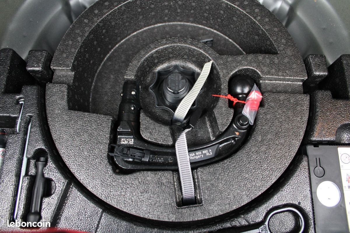 Volkswagen T-ROC II 2L TDI 150 CV R-LINE GPS 3D CAMÉRA FULL LED ATTELAGE I-COKPIT USB BOITE AUTO DSG (image 8)