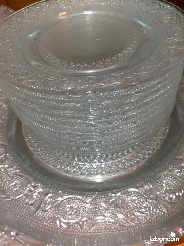 Lot complet de Vaisselle (image 10)