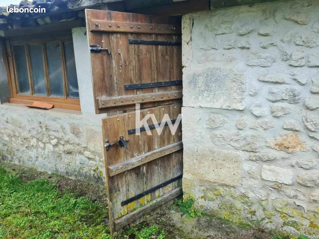 Maison 5 pièces 140 m² - Fouquebrune 16410 (image principale 13)