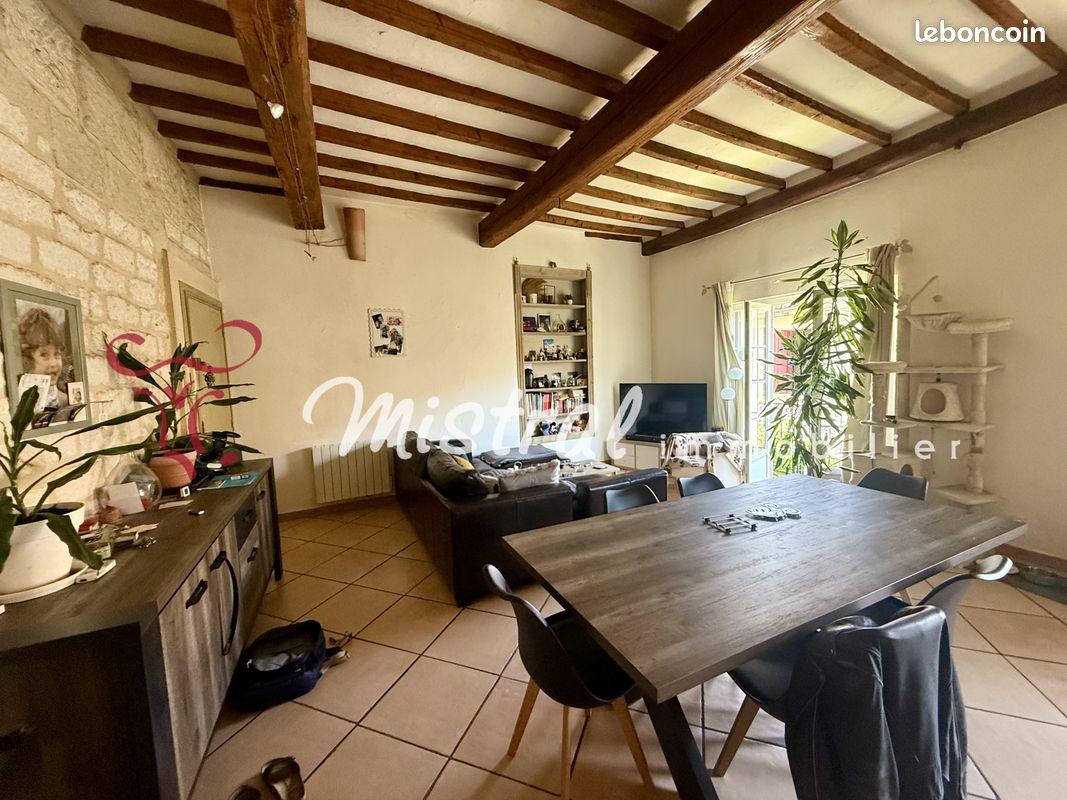 Appartement 3 pièces 80 m² · à Aigues-Mortes · 80 m² · 220 000 €