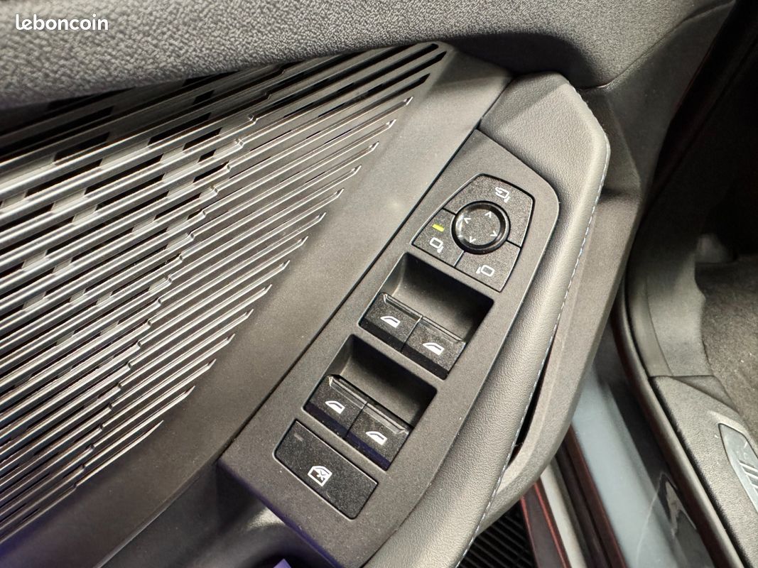 BMW SERIE 1 120D 163CH - PACK M SPORT PRO - HUD - TOIT OUVRANT - FREINS M SPORT ROUGE - CAM 360° - GARANTIE BMw (image 29)