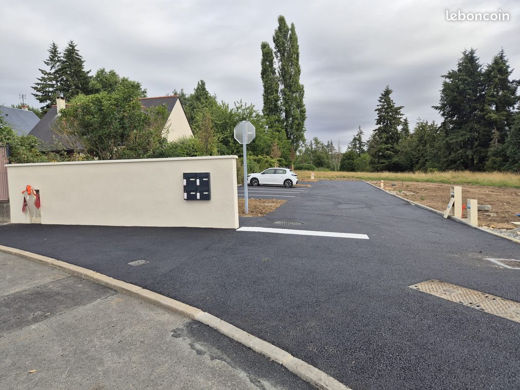 Terrain 968 m² · à Charentilly · 136 000 €