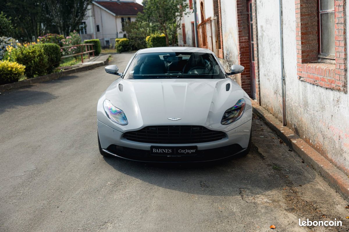 Aston Martin DB11 V8 4.0 Coupé - Suivi Aston Martin - Révisée - PPF Complet - Garantie 6 mois (image 3)