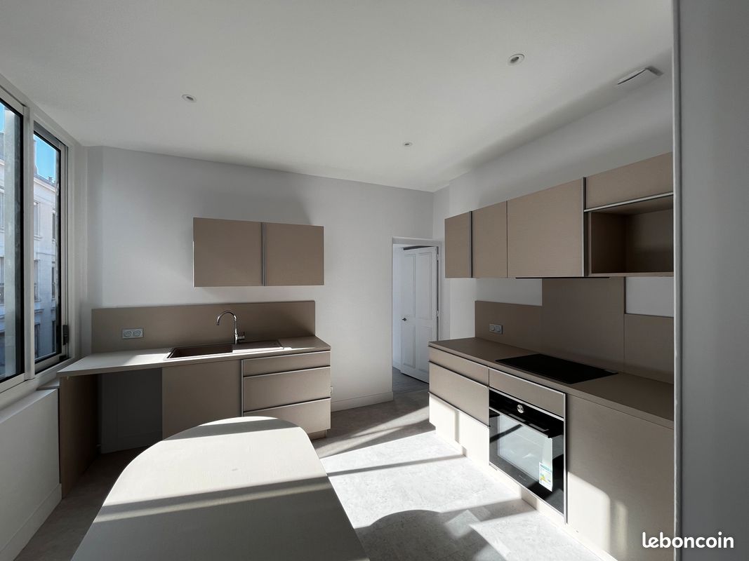 Appartement 2 pièces 53 m² · à Saint-Étienne · 53 m² · 700 €