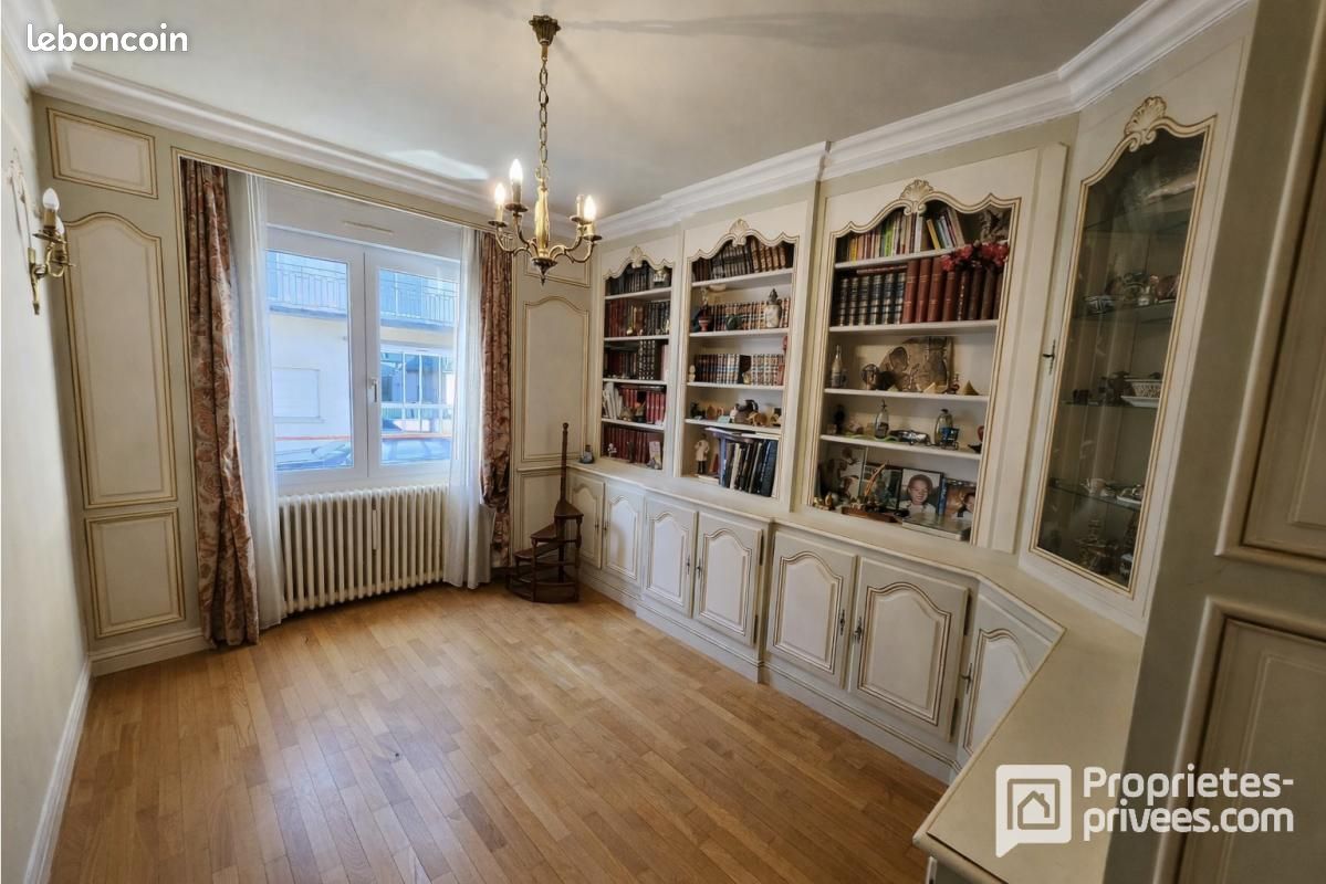 Maison 9 pièces 184 m² · à Saint-Hilaire-du-Harcouët · 184 m² · 285 000 €