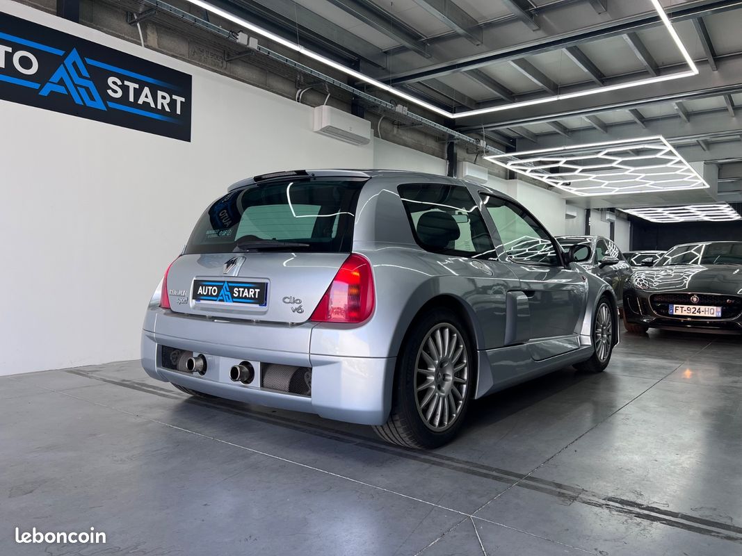 Renault Clio 3.0 V6 230ch/N°1609/Distribution Neuve/Clim (image 8)