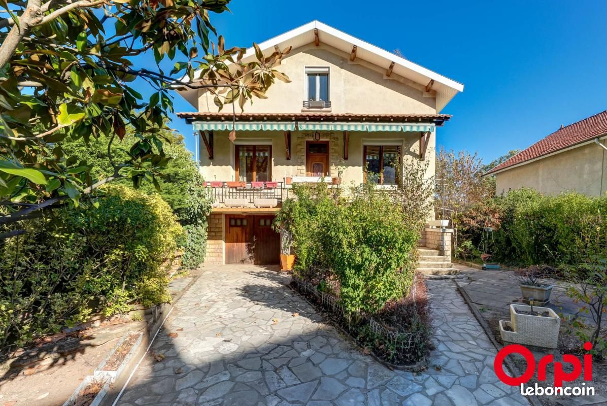 Maison 4 pièces 110 m² · à Vénissieux · 110 m² · 370 000 €