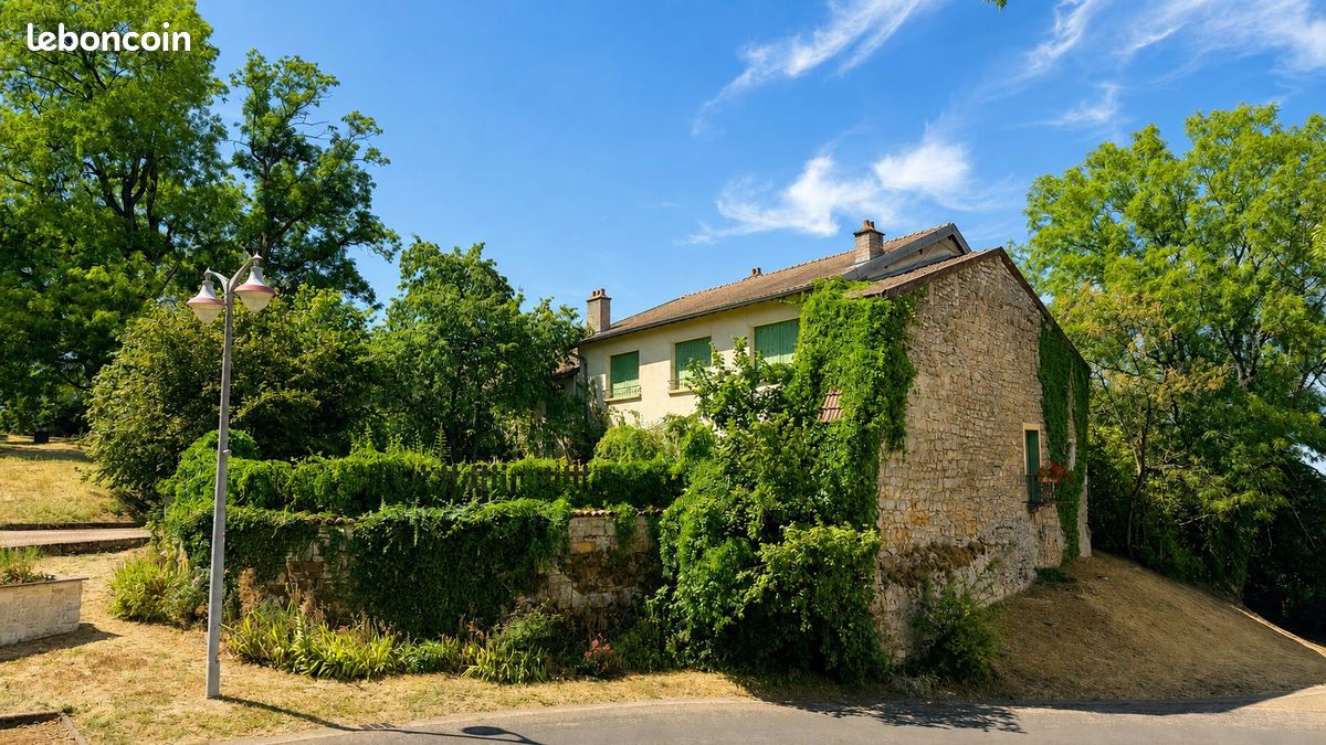 Maison 8 pièces 320 m² · à Mousson · 320 m² · 782 000 €
