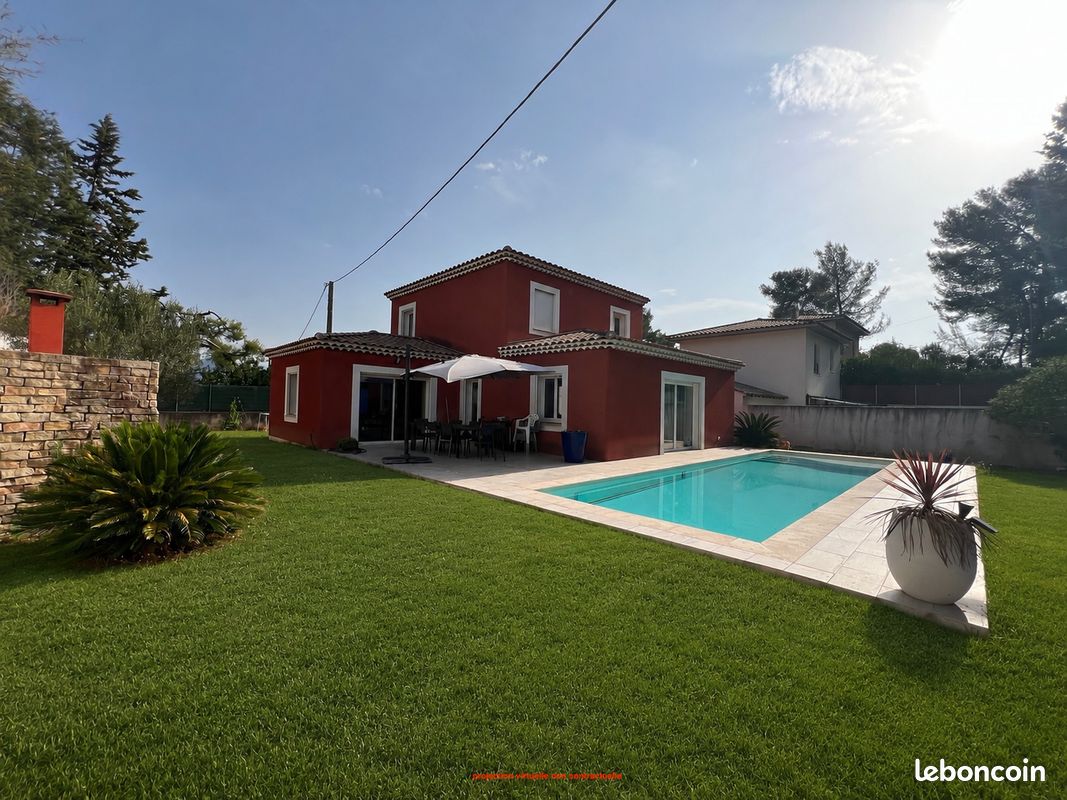 Maison 6 pièces 300 m² · à Aubagne · 300 m² · 1 095 000 €