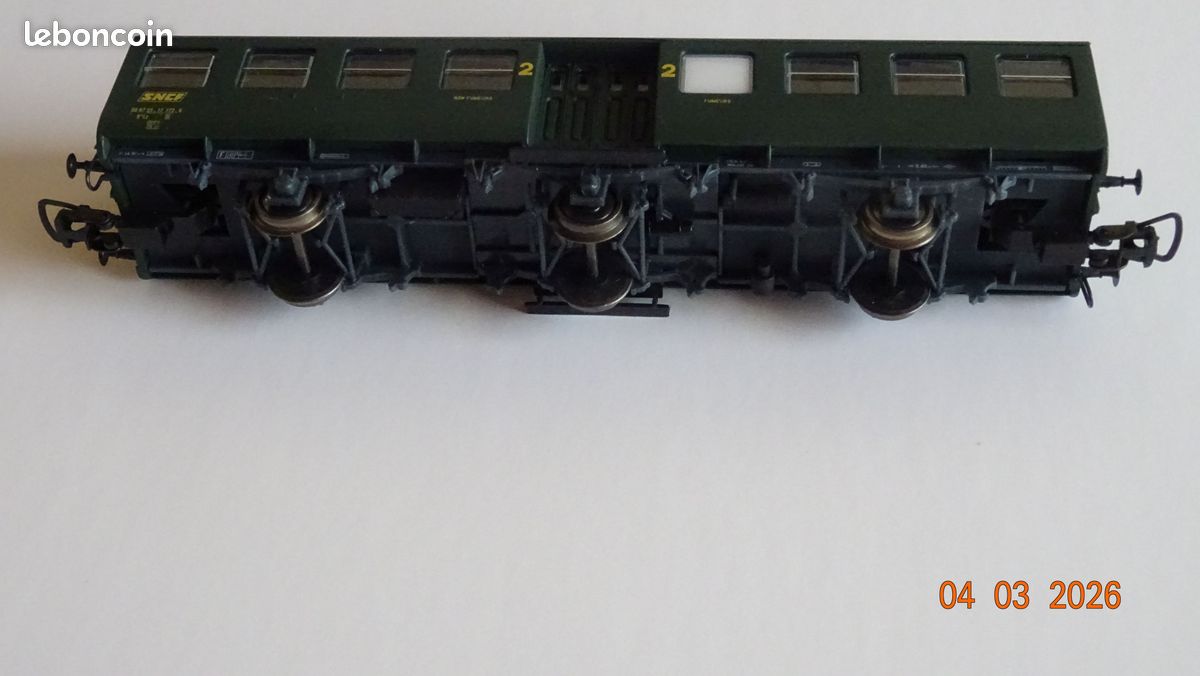 La Voiture Fourgon Postes Court A Bogies Miniature De SMCF Au HO Nb B 53843