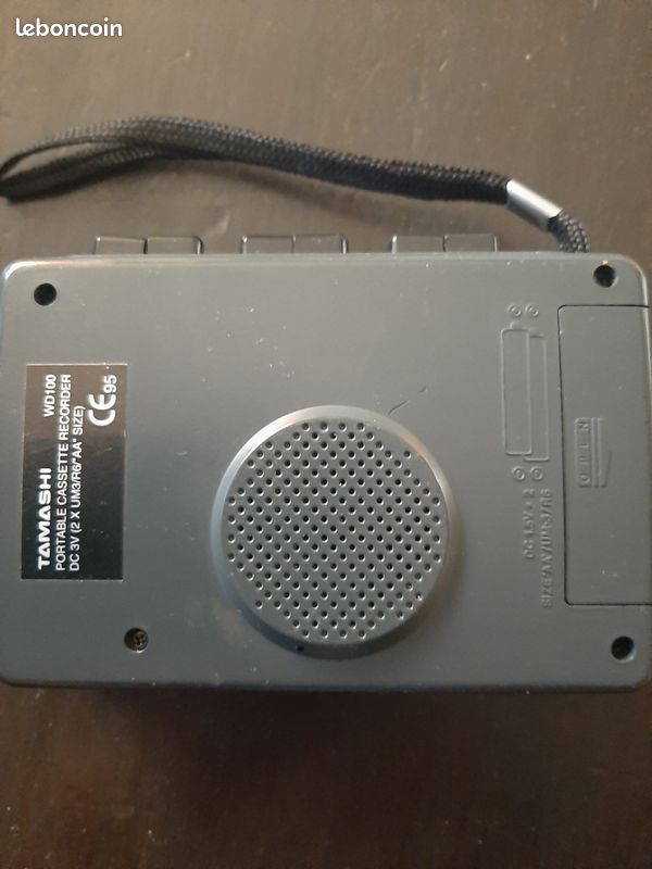 Baladeur K7 Kasuga KC 32 Avec Radio AM/FM - Japonais - Testé Et Fonctionne