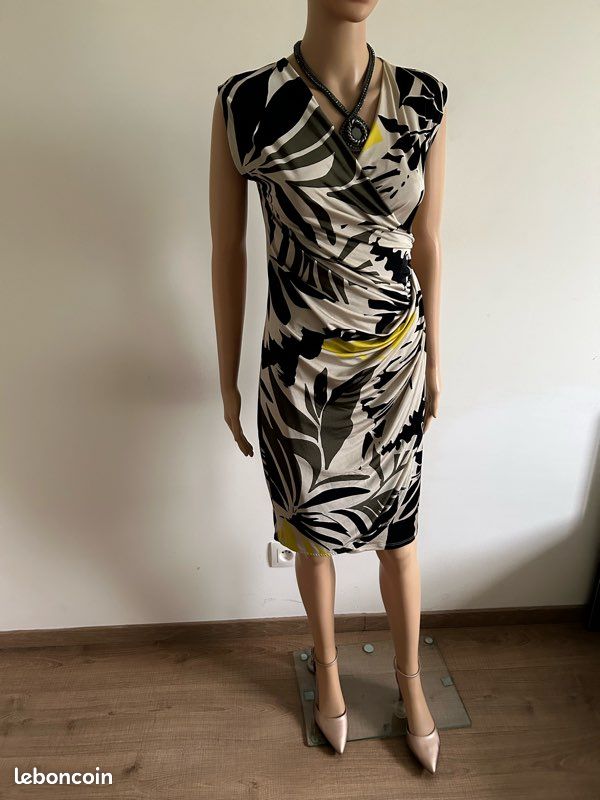 Robe imprimée sans manches Jacqueline Riu taille 36 comme neuve