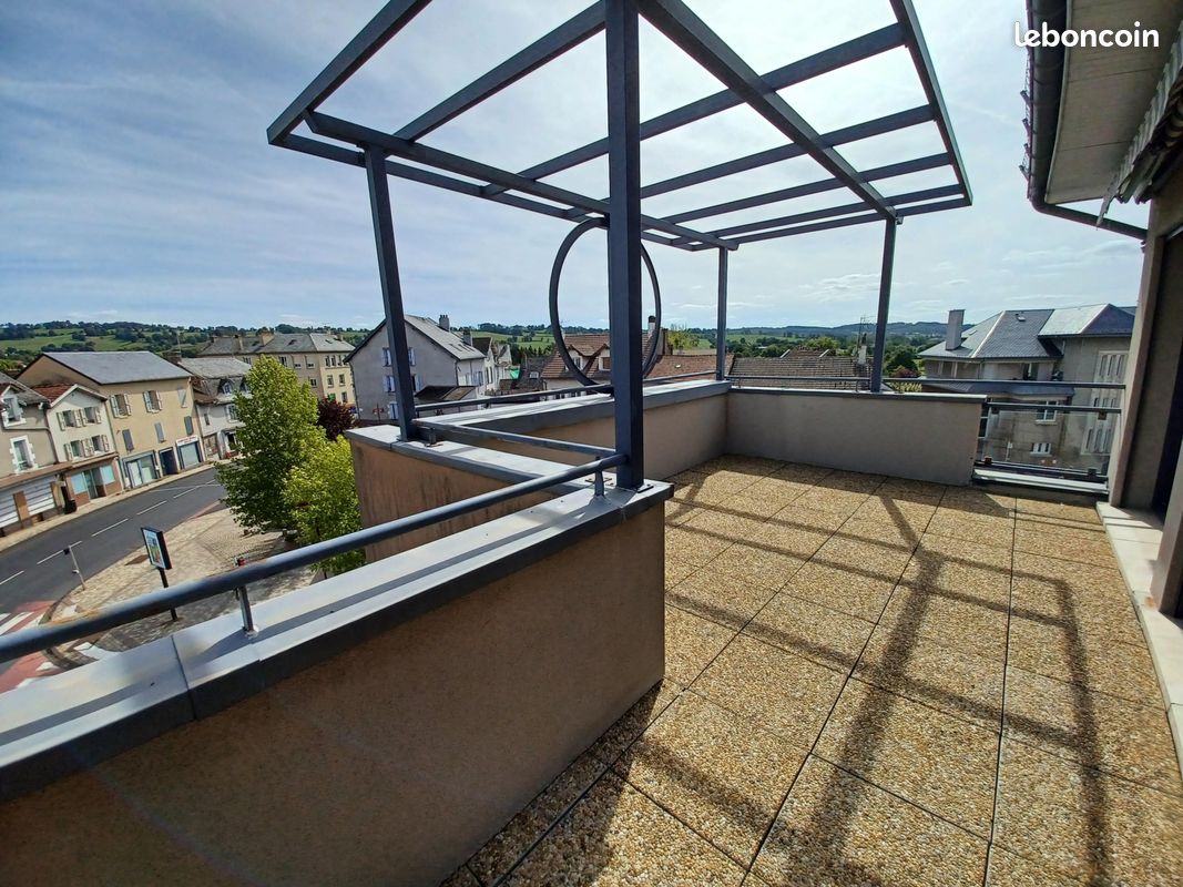 Appartement 3 pièces 74 m² · à Arpajon-sur-Cère · 74 m² · 965 €/mois