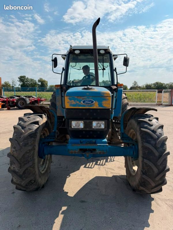 Ford 8240 (image 1)
