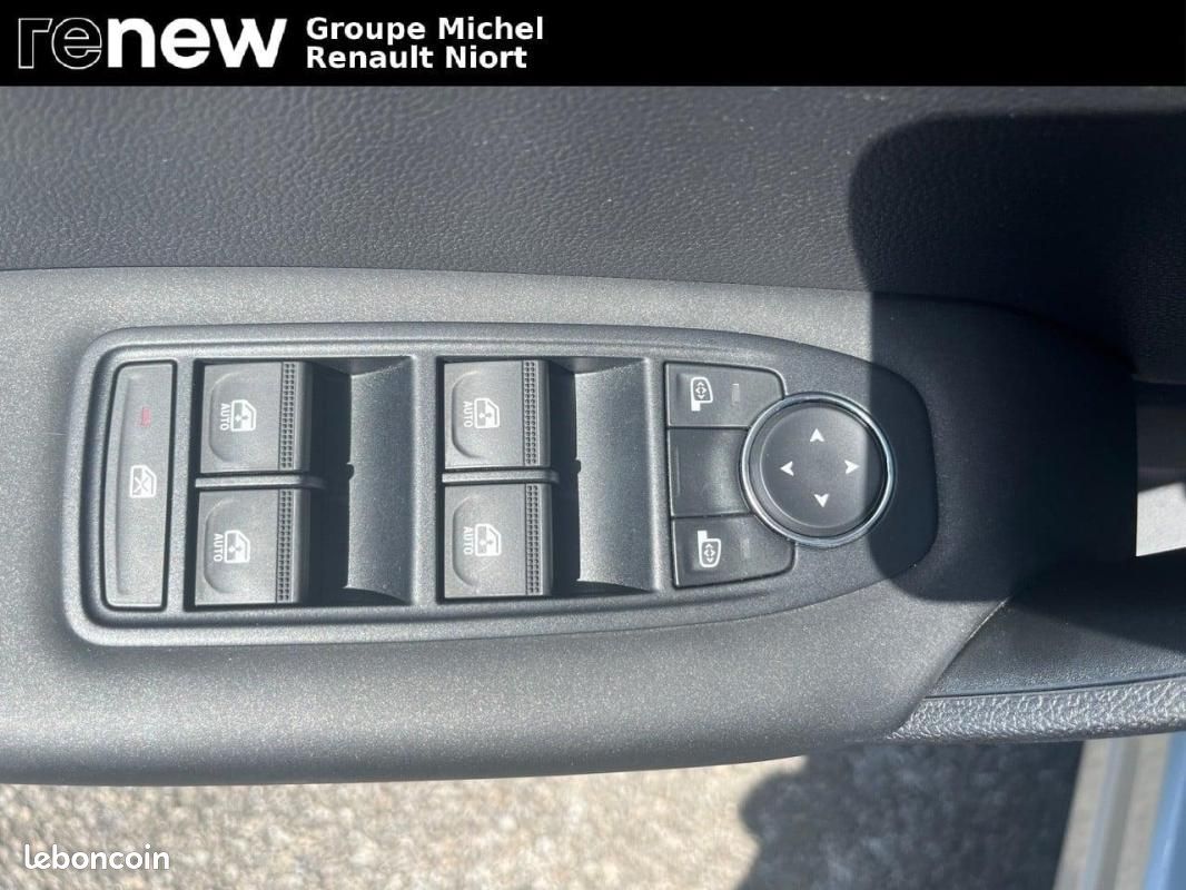 Renault Captur E-Tech full hybrid 145 Evolution (image 16)