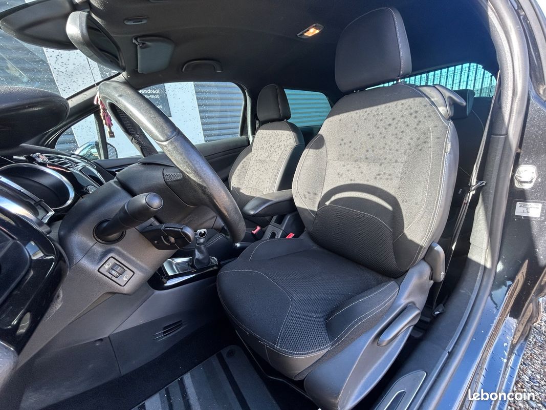CITROEN DS3 e-HDi 90 Airdream So Chic (image 12)