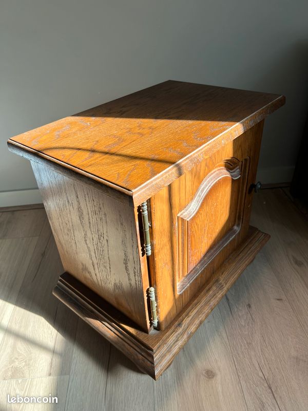 Table de chevet en bois (image 7)
