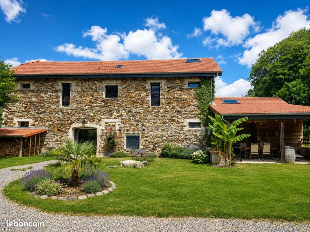 Maison 8 pièces 212 m² · à Siradan · 212 m² · 439 000 €