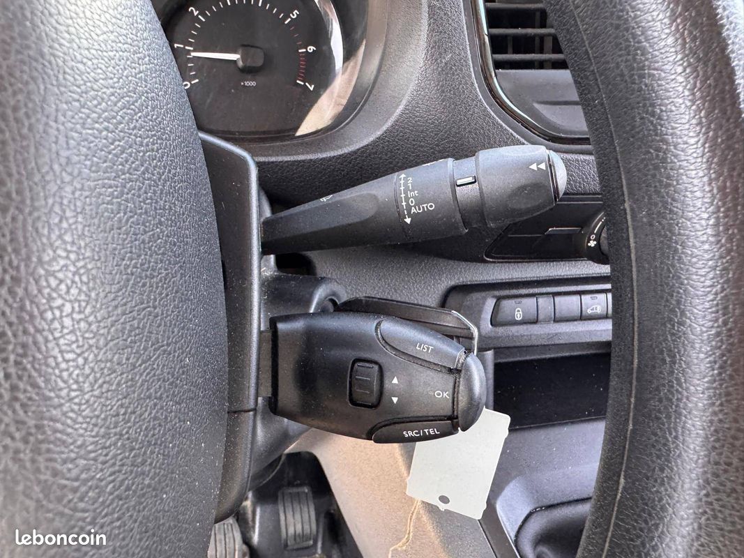 Opel vivaro fgn l1 1.5 diesel 120 ch pack clim (image 20)