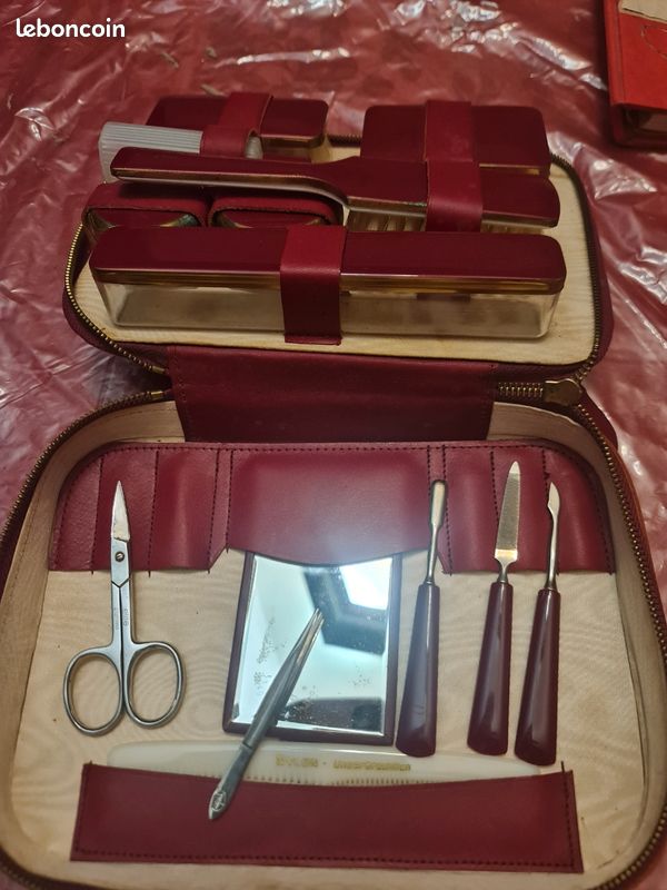 Trousse de toilette vintage complète (image 2)