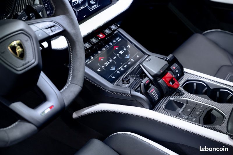 Lamborghini URUS SE 800CH (image 30)