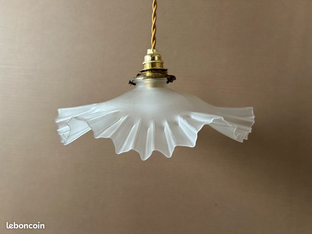 Suspension en verre ancienne (image 3)