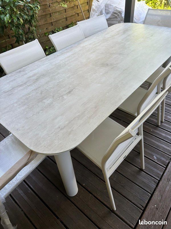 Table Jardin Extérieur Imitation Marbre Blanc 120x70x75 Cm – 4-6 Personnes, Plateau Bois Épais + Structure Métal, Terrasse Patio