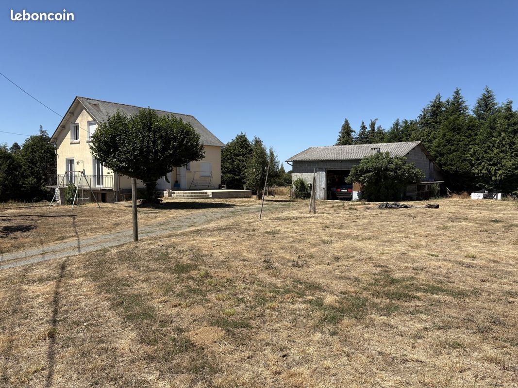 Maison 6 pièces 138 m² · à Beyssenac · 138 m² · 181 500 €