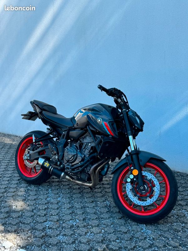 Vends Mt07 comme neuve (image 1)