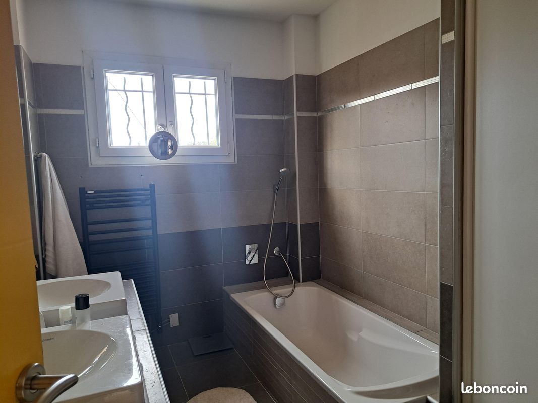 Villa familiale avec jardin et piscine | Rochefort-du-Gard | 155 m² (image 11)