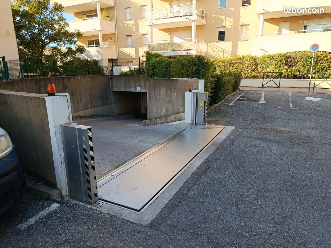 Place de parking (image 2)