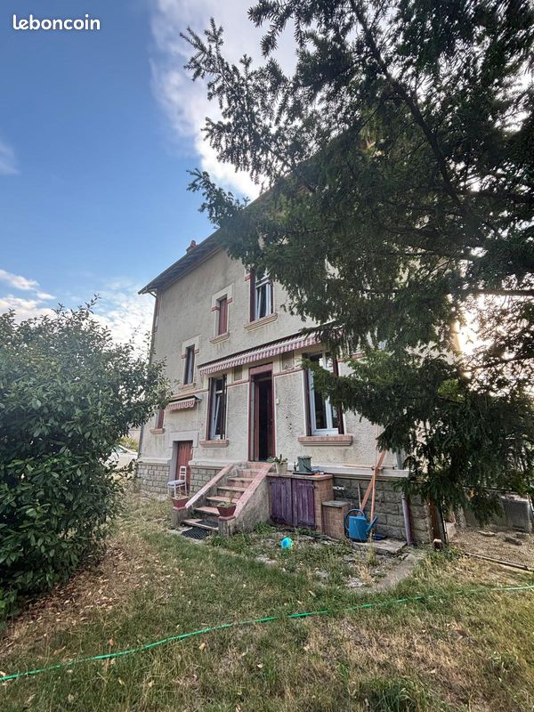 Maison 5 pièces 145 m² · à La Guerche-sur-l'Aubois · 145 m² · 160 000 €