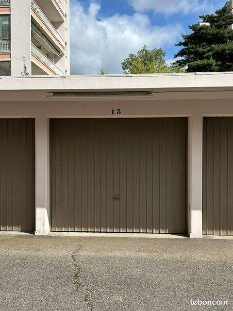 Garage Tassin La Demi Lune · à Tassin-la-Demi-Lune · 110 €