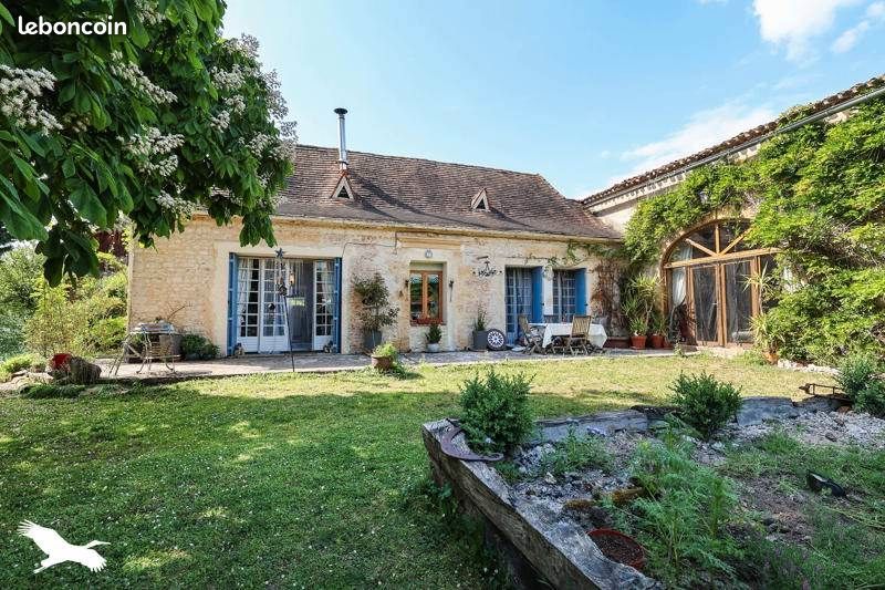 Maison 6 pièces 220 m² · à Saint-Avit-Saint-Nazaire · 220 m² · 394 875 €