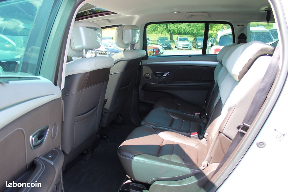 Renault ESPACE 5 INITIALE PARIS DCI 160 CV "4 CONTROL" RE GPS 3D CAMÉRA TOIT PANO BOSE BOITE AUTO (image 9)