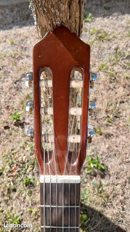 Guitare demi Yamaha CS40 (image 4)