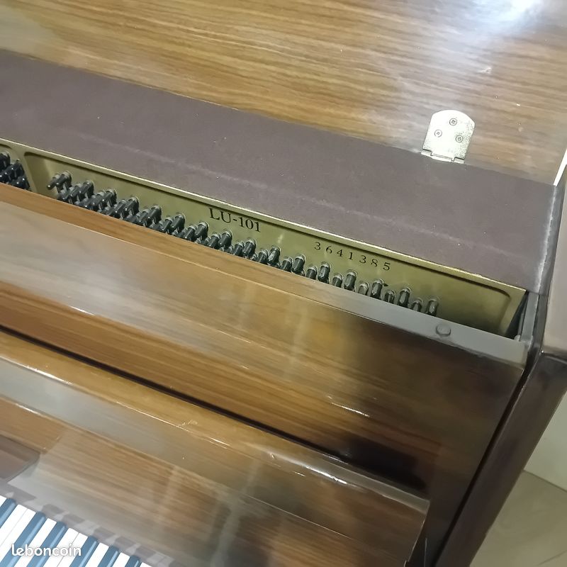 Yamaha lu-101 - piano droit (image 3)