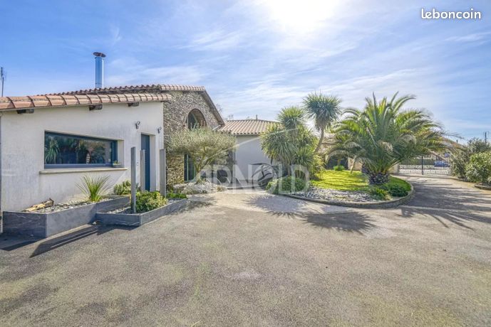 Maison 10 pièces 280 m²