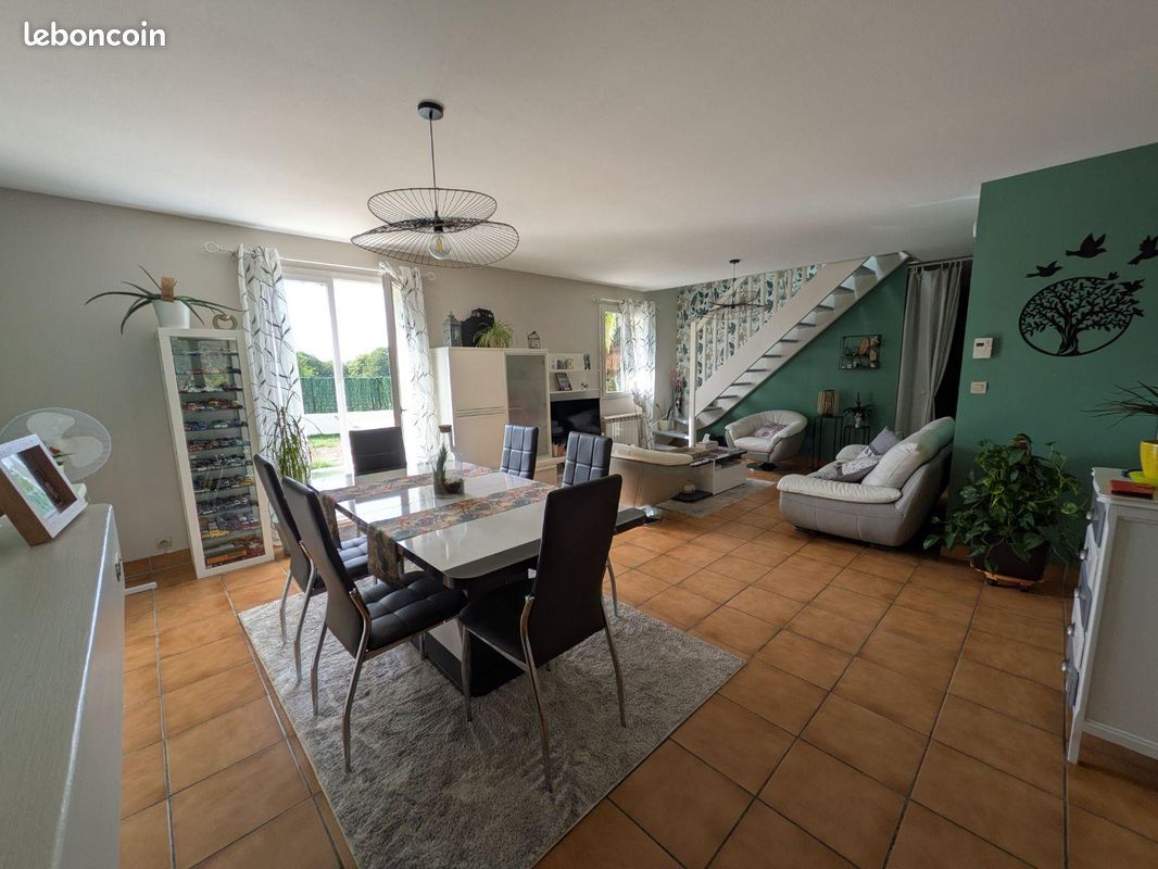Maison 104 m² · à Mellac · 104 m² · 264 945 €